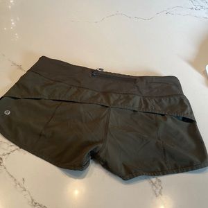 Lululemon short shorts in green